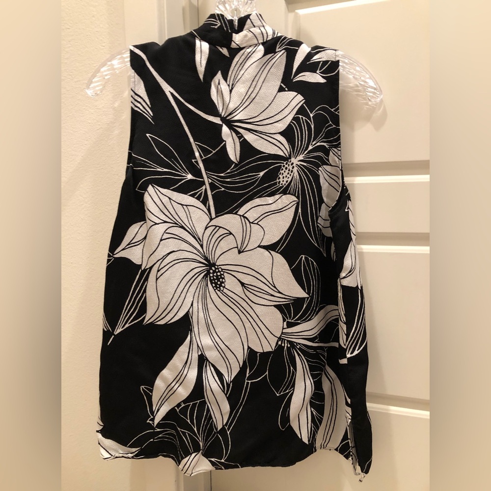 WHBM Sleeveless Blouse, Size M - Picture 3 of 3
